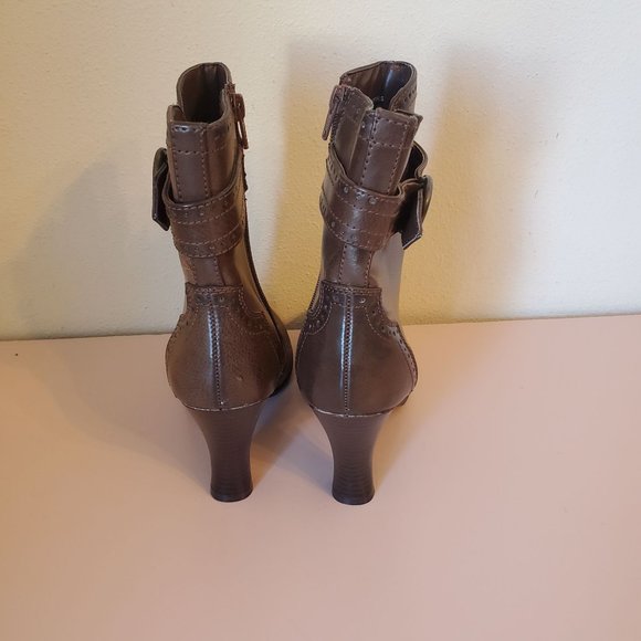 Mudd 7M Brown Chunky Heels 90s Y2K School Girl Boots ELSA Western Wingtip - Picture 2 of 10